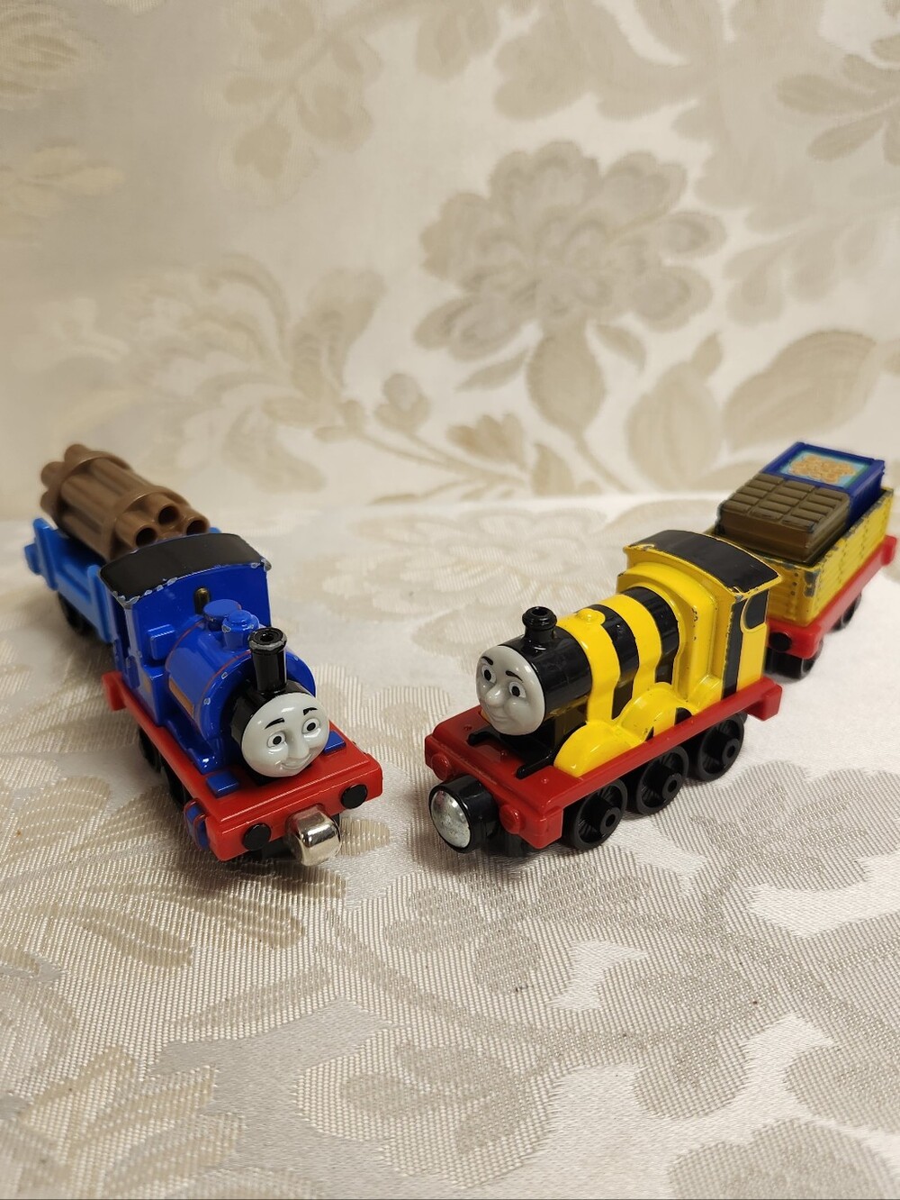 BUSY BEE JAMES, Sir Handel , Cargo Car -  Thomas The Train Toys Diecast Magnet